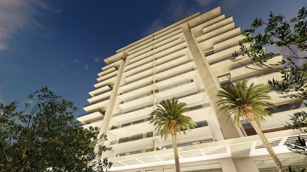 Роскошные апартаменты 3+1 с просторной террасой недалеко от моря.