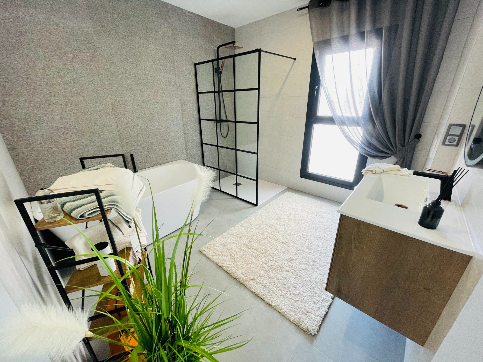 Эксклюзивные отдельно стоящие дома с видом на море и бассейном в 2 км от побережья, Торревьеха.