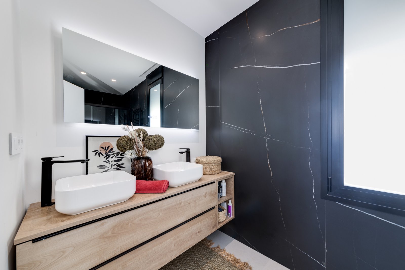 Современный отдельно стоящий дом с бассейном и садом, недалеко от поля для гольфа, Пилар-де-ла-Орадада.