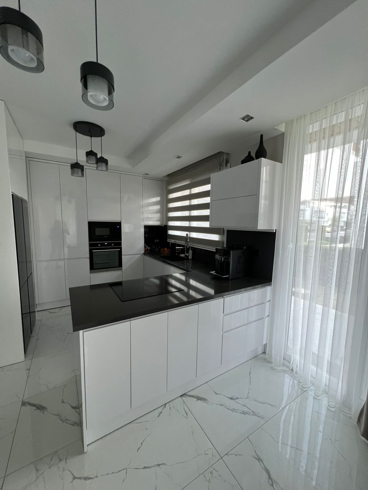 Предлагается современная полувилла в одном из самых популярных жилых комплексов Северного Кипра – Four Seasons Life, расположенном на побережье Бог...