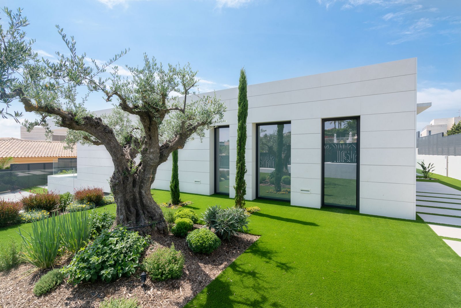 Современные семейные дома с частным бассейном и садом, Молина-де-Сегура.