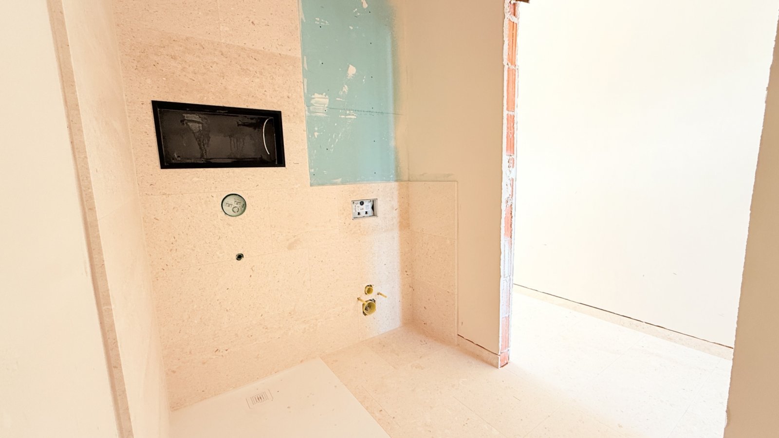 Роскошный пентхаус с панорамным видом и двумя парковочными местами, Водице