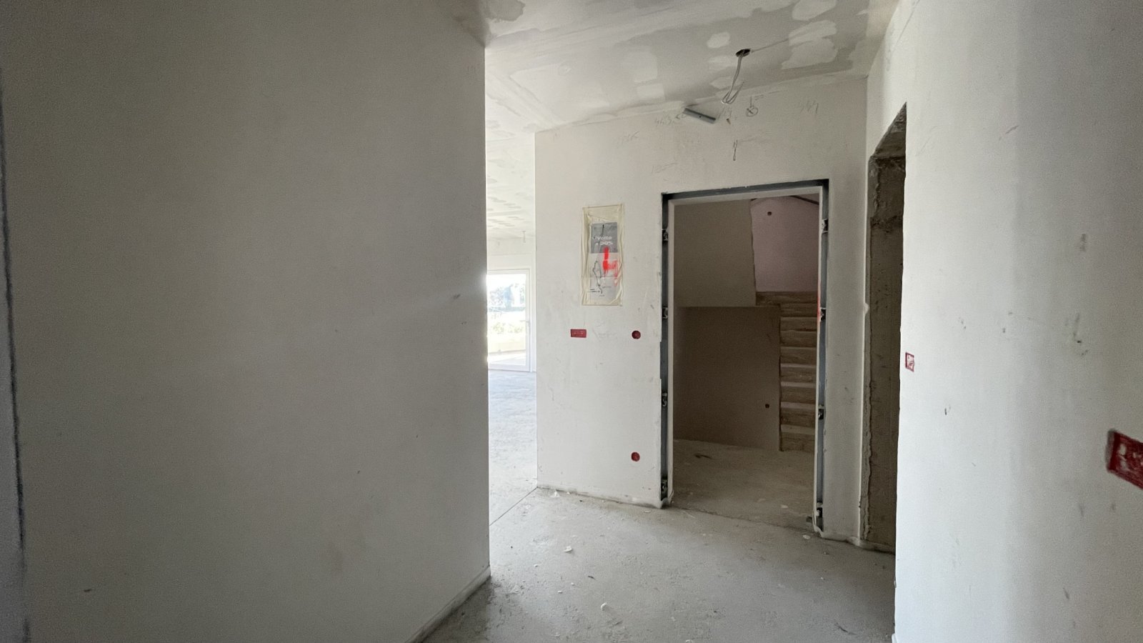 Роскошные апартаменты с террасой и видом на море, в 50 метрах от пляжа, Водице.