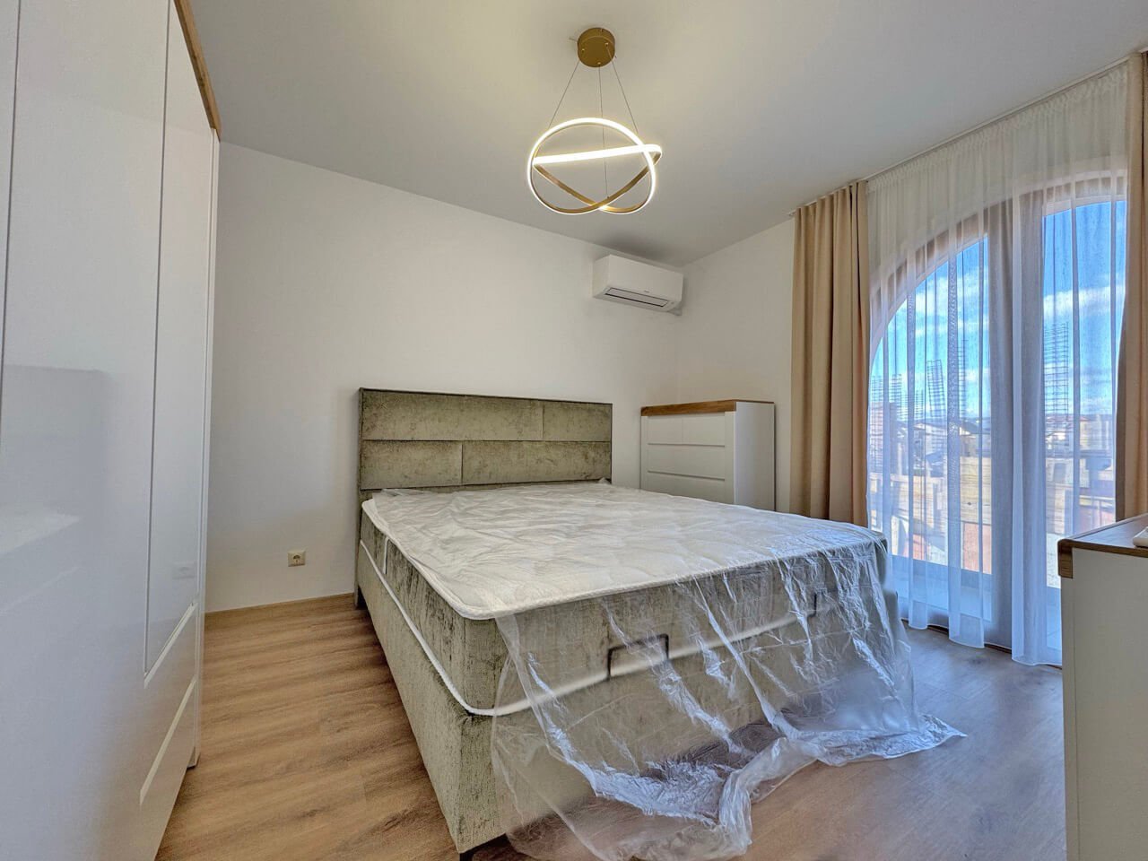 Двухкомнатная квартира в комплексе Гранд Вилладж, Кошарица, Болгария