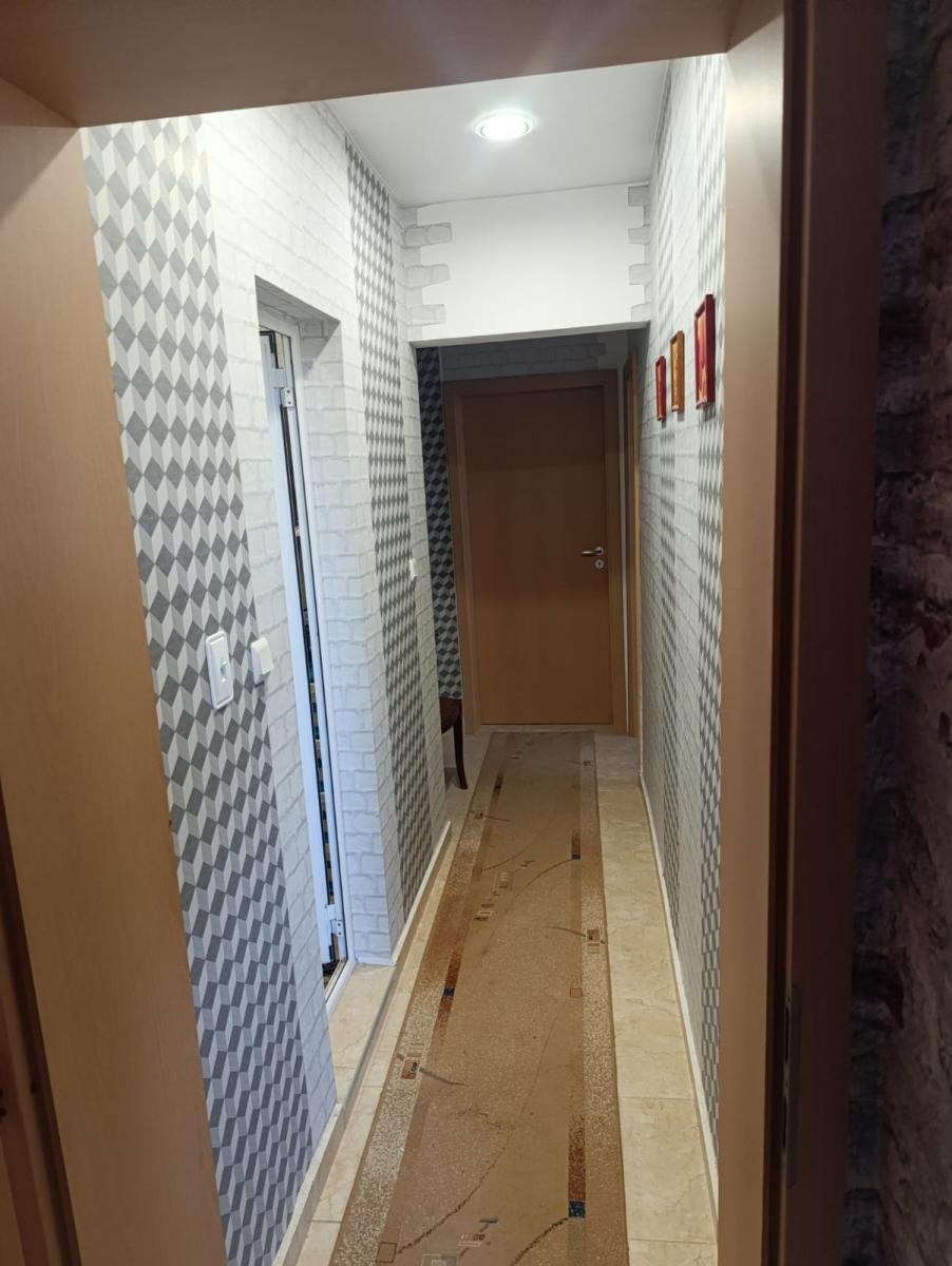 Большая 105 м² трехкомнатная квартира рядом с пляжем — без платы за обслуживание