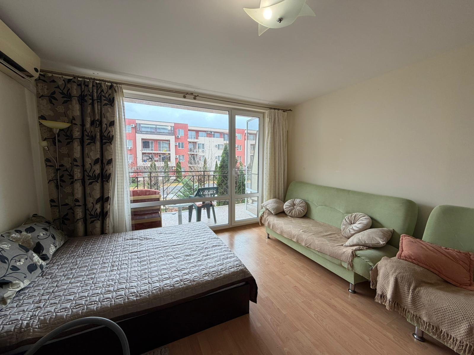 Студия с видом на бассейн в комплексе «Форт Нокс» в Солнечном Береге, Болгария