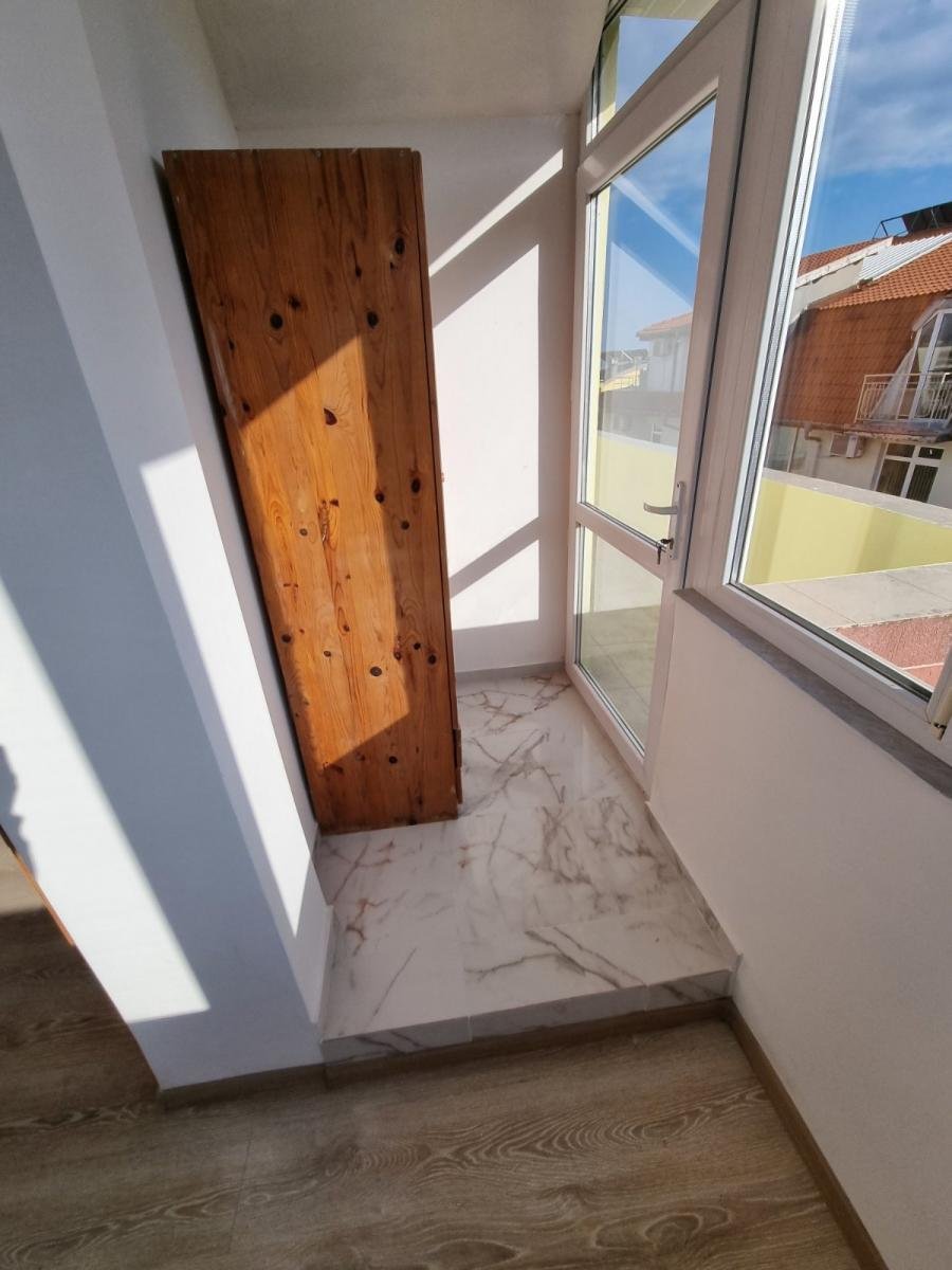 Большая студия с видом на море и балконом – 200 м от пляжа в Равде