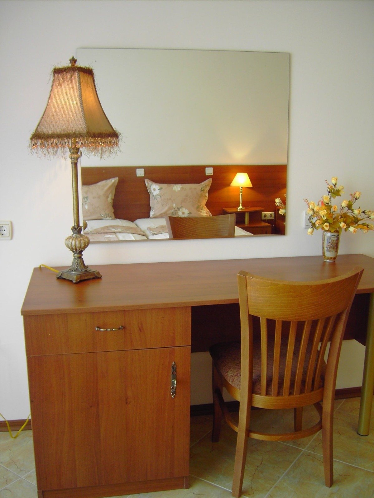 Отель с 29 номерами и летним рестораном в Равде, Болгария