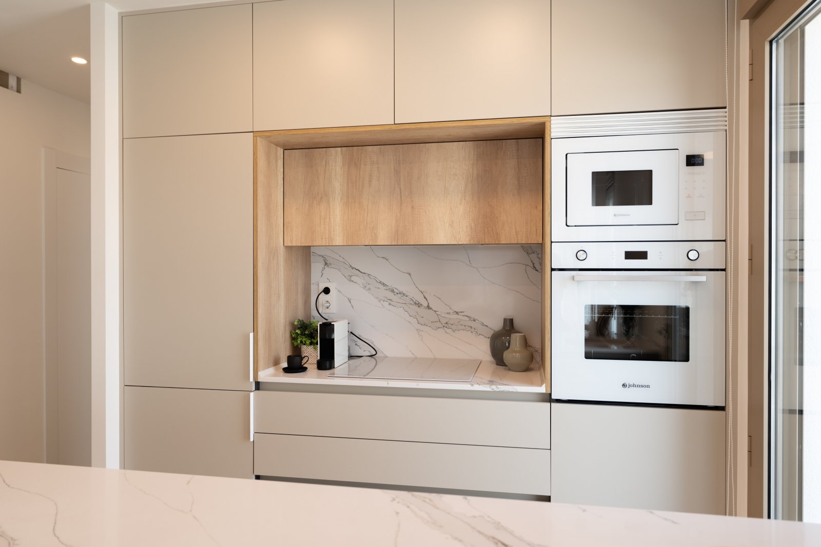 Эксклюзивный таунхаус в Лос-Алькасаресе, в 300 м от моря и в 1 км от поля для гольфа.