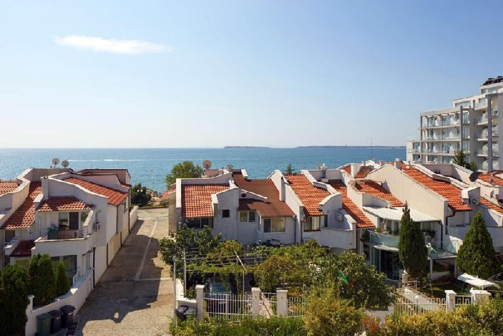 Sveti Vlas: Гр. Свети Влас, таунхаус в 100 м от моря, без комиссионных 