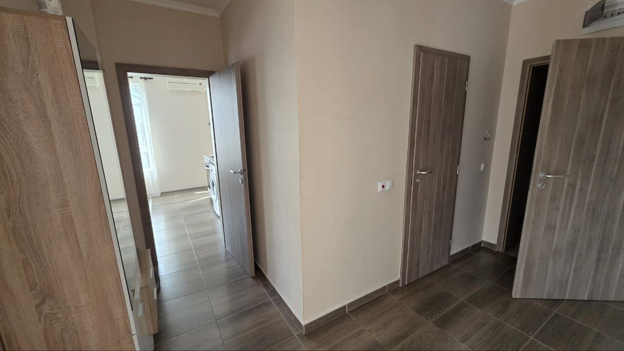 Трехкомнатная квартира с видом на бассейн в жилом комплексе VIP Vision, Солнечный берег, Болгария