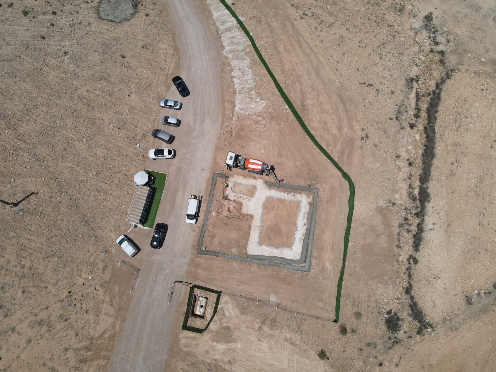 Современные семейные дома, сады и бассейны, Фуэнте-Аламо