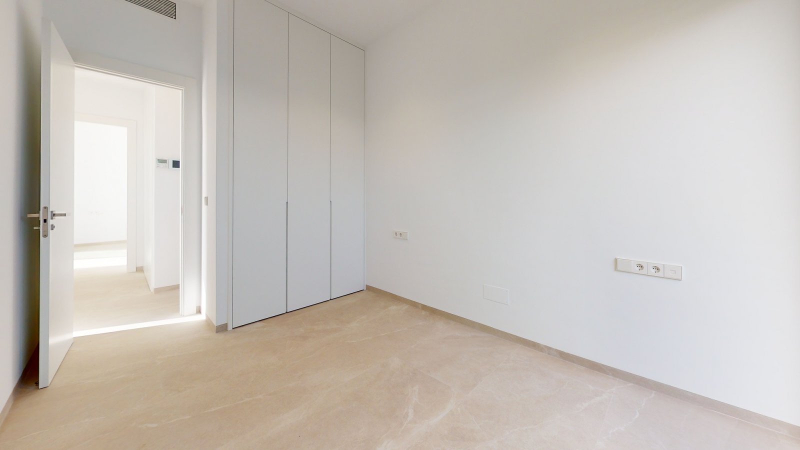 Эксклюзивные отдельно стоящие дома с частным бассейном в 2 км от моря, Лос-Алькасарес.