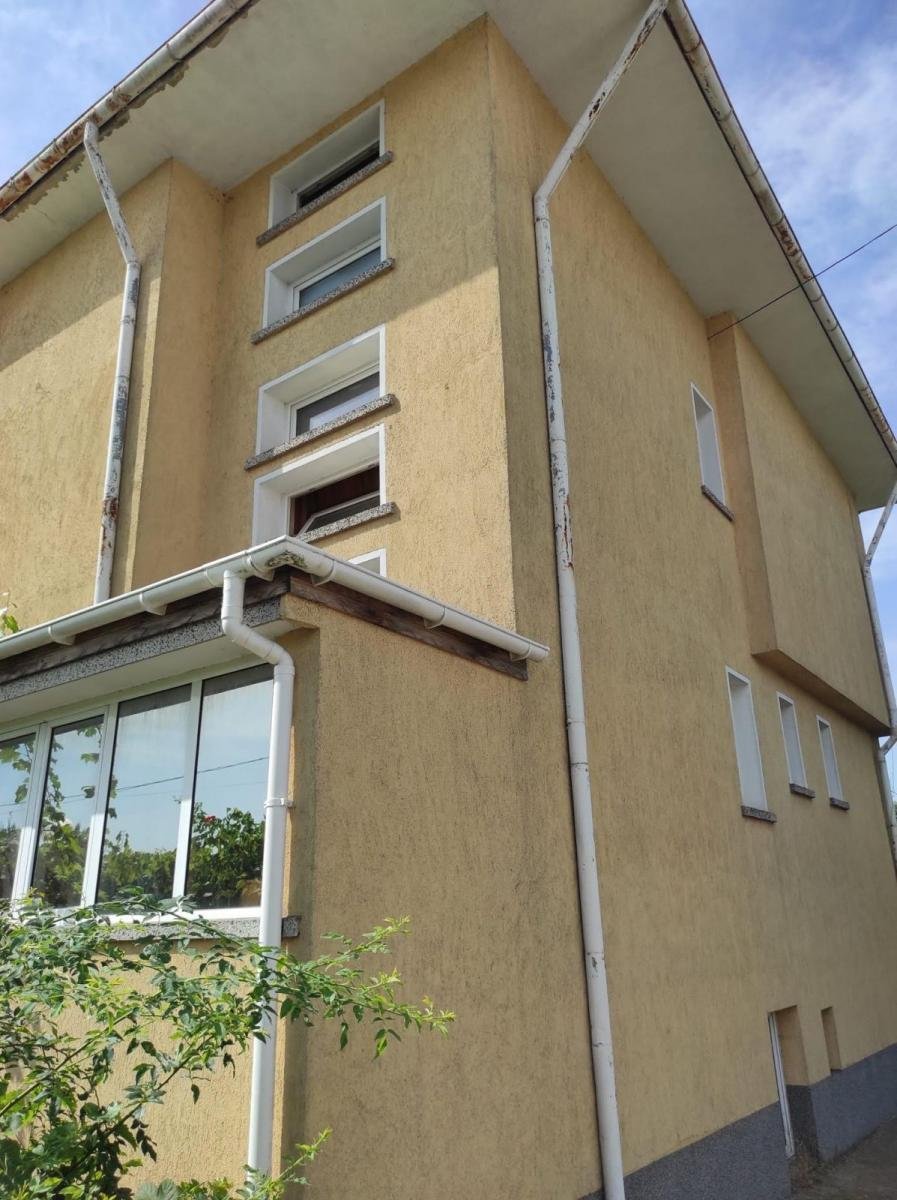 Просторный многоуровневый дом с садом в Генерал Тошево | 300 м² | €115 500