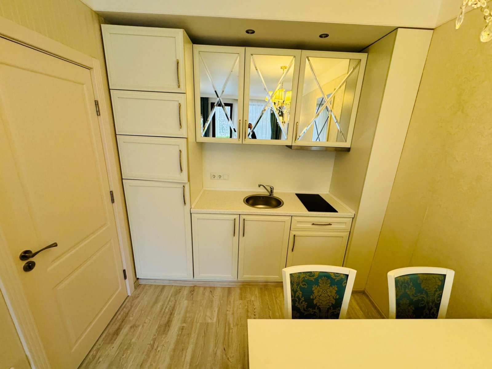 Двухкомнатная квартира в комплексе Harmony Suites, Солнечный берег