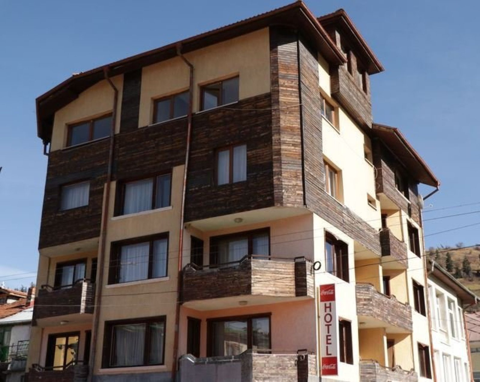 Работающий семейный отель в Чепеларе недалеко от Пампорово | 1000 м²