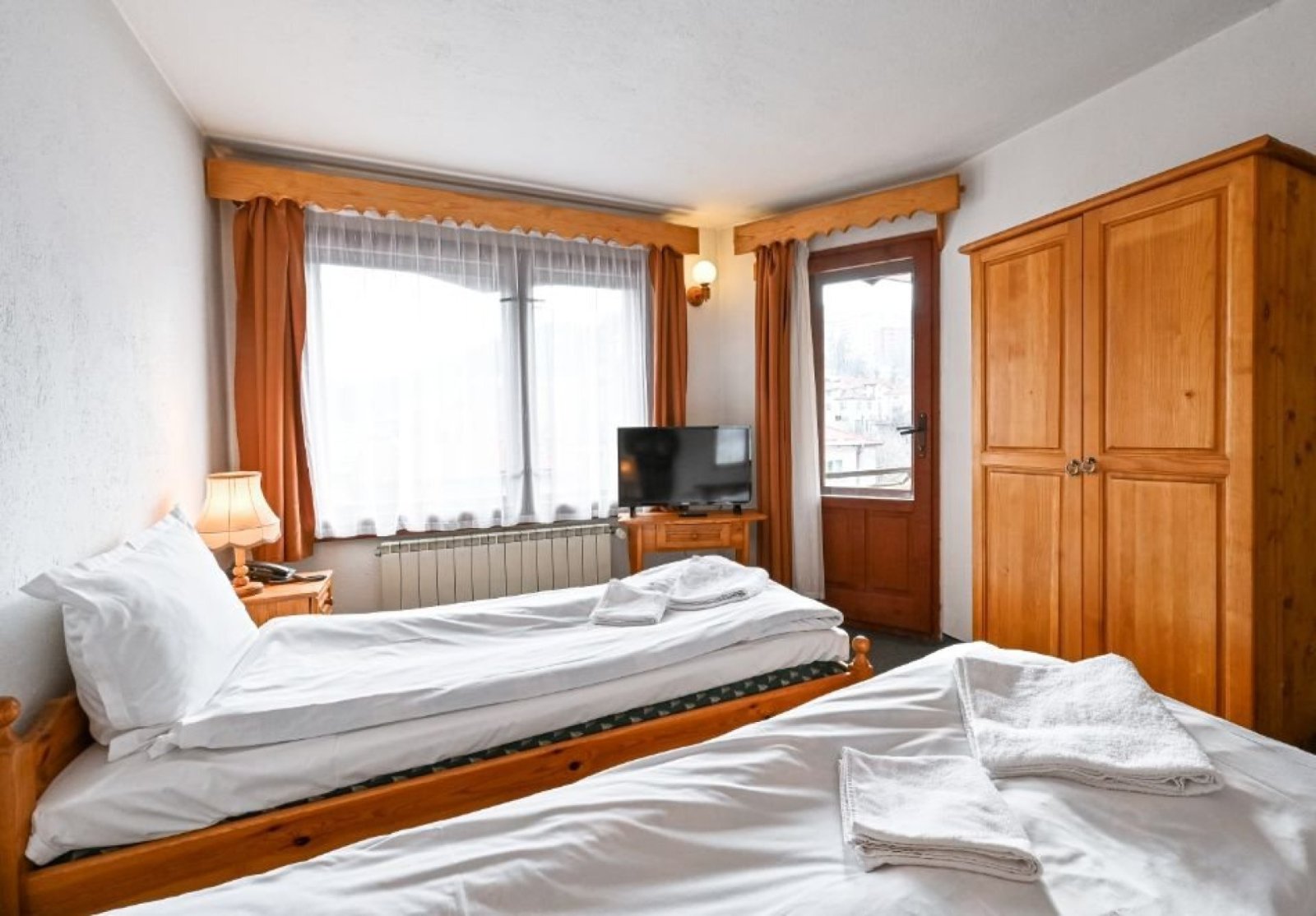 Работающий семейный отель в Чепеларе недалеко от Пампорово | 1000 м²