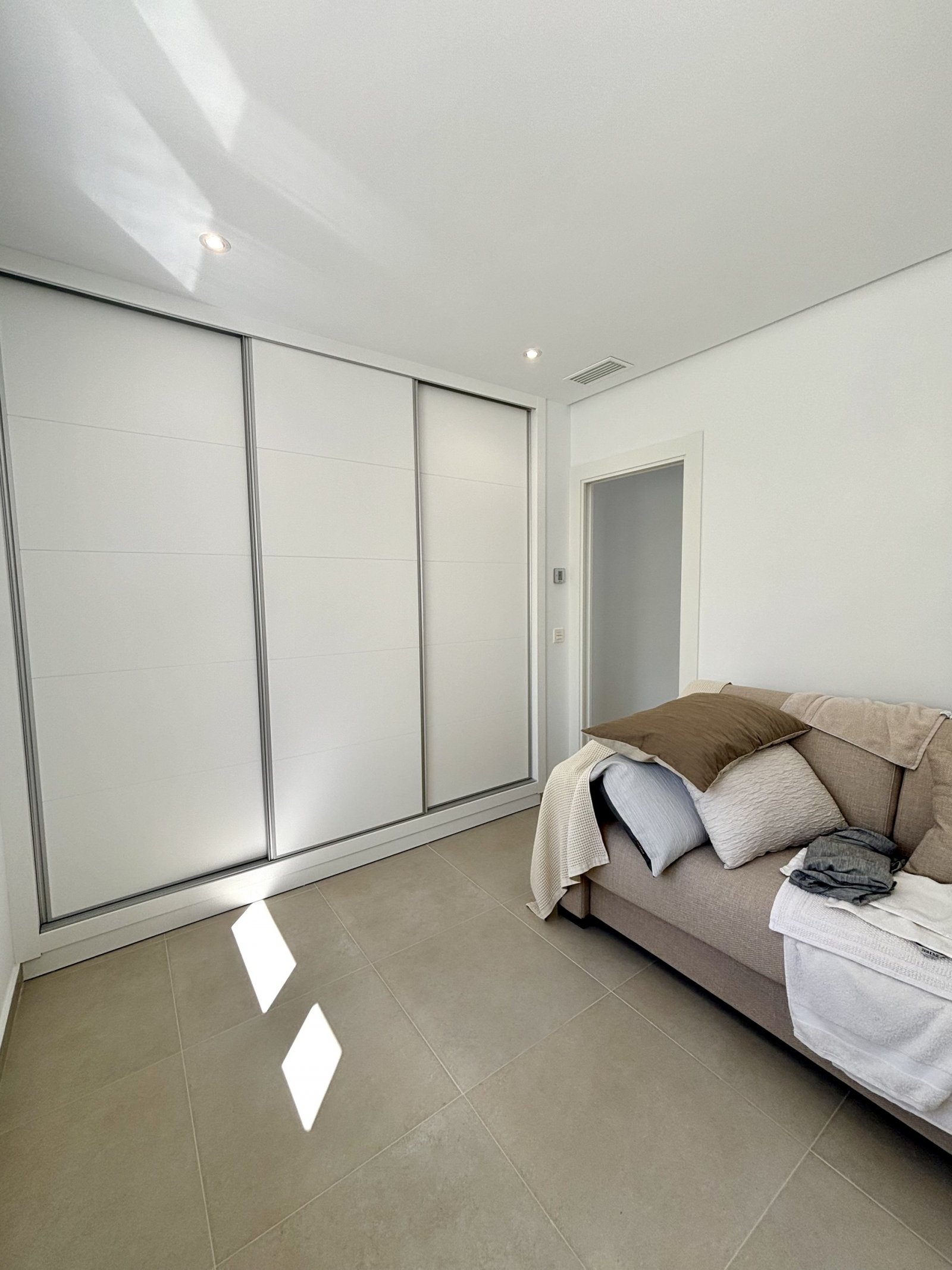 Элитные отдельно стоящие дома, частный бассейн и сад, Бенихофар