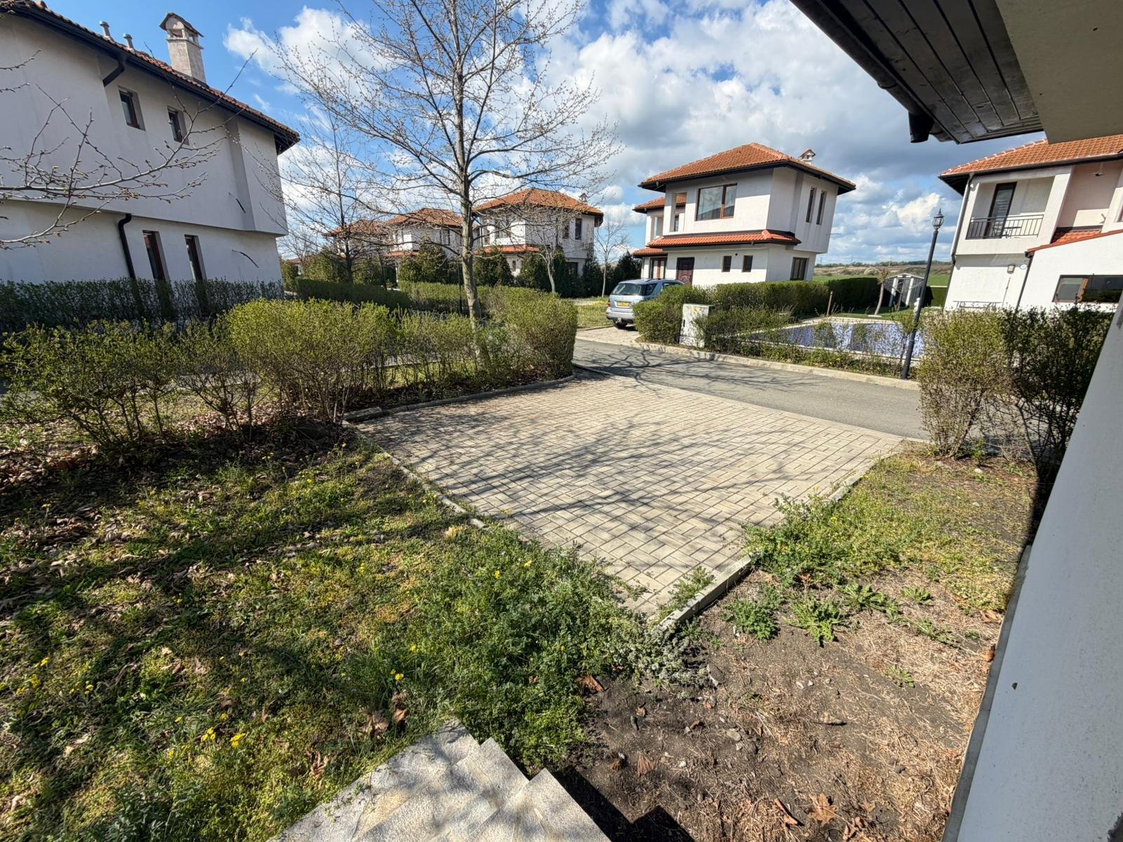 Дом в состоянии незавершенного строительства в комплексе Floral Meadows, Кабельшково, Болгария