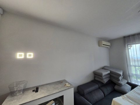 Двухэтажный дом в Кошарице — 120 м². Комфорт, полностью отремонтирован и готов к заселению. Комплекс Imperial Heights, Болгария.