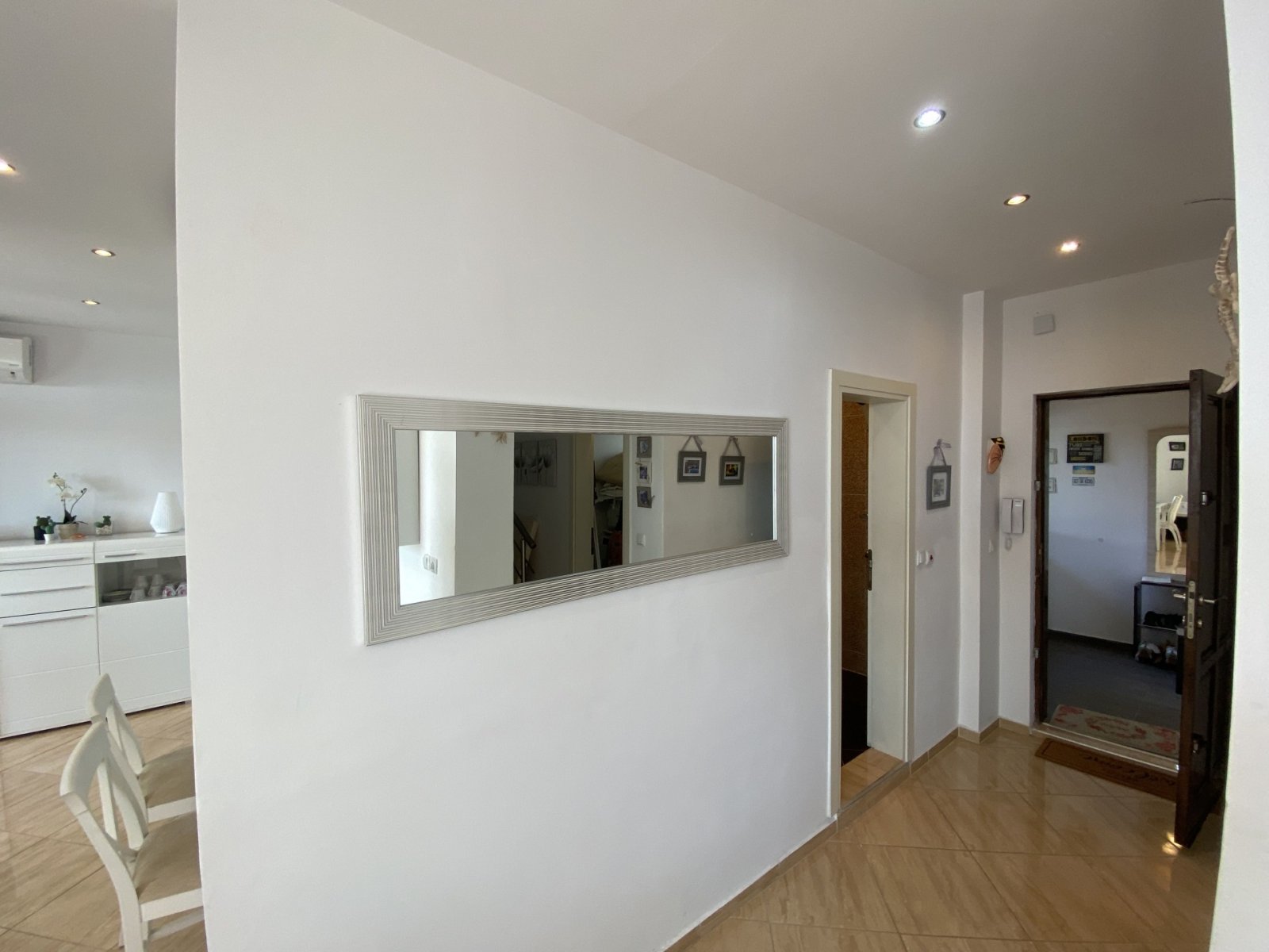 Вилла с большим садом, бассейном и видом на море в Бойурец, Болгария