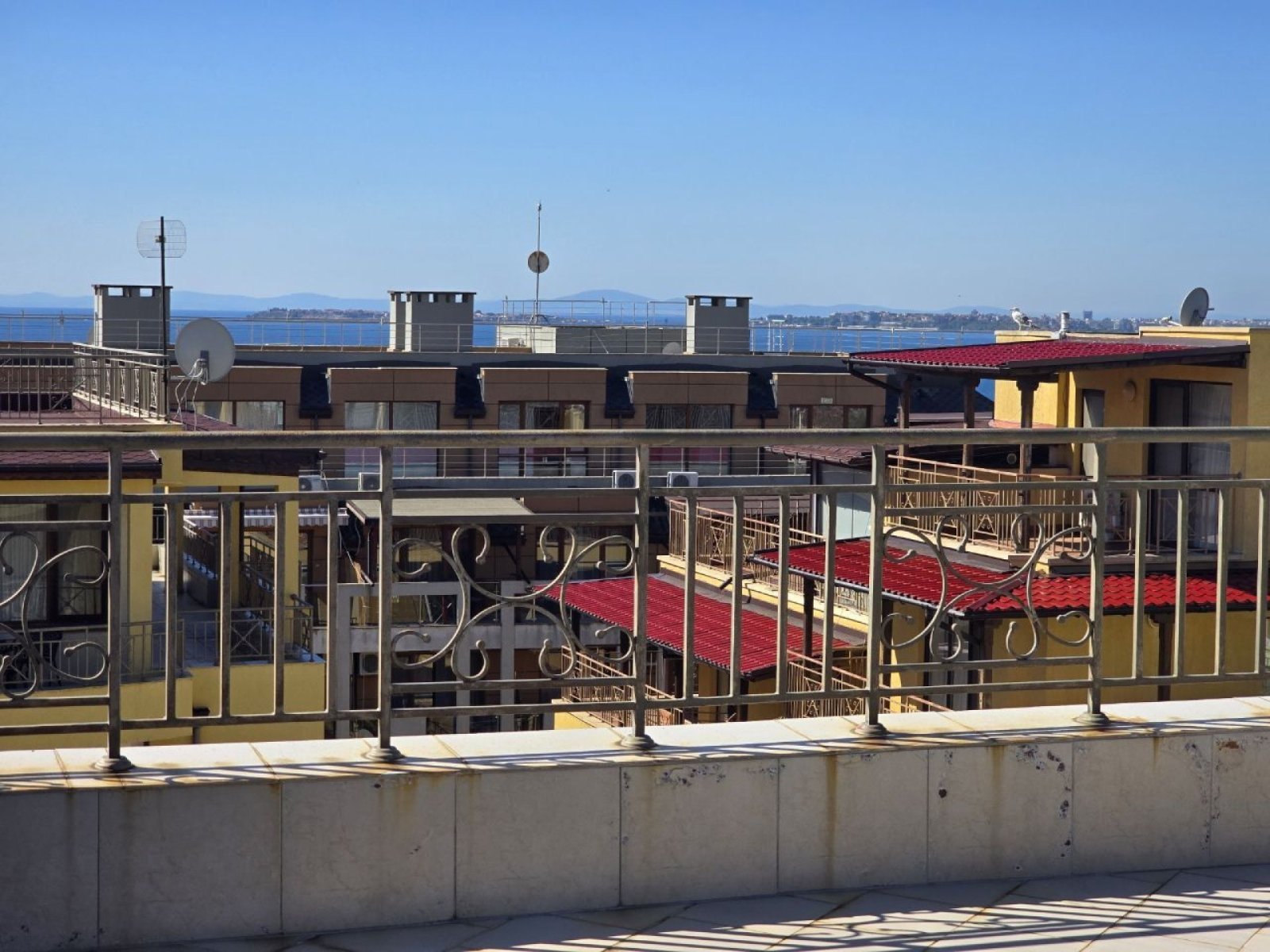 Двухкомнатная квартира в комплексе Siana 1 в Свети Влас, Болгария.