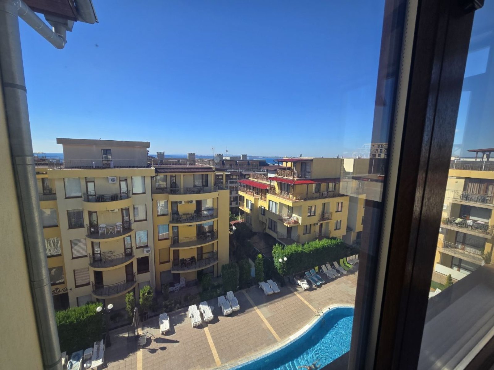 Двухкомнатная квартира в комплексе Siana 1 в Свети Влас, Болгария.