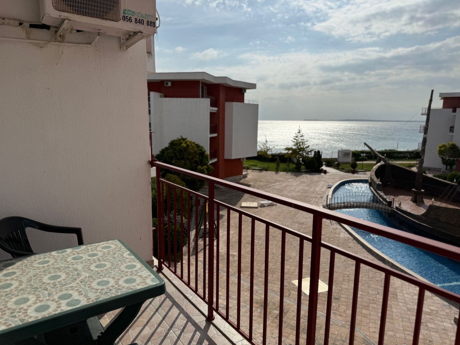 Эксклюзивная трехкомнатная квартира с кухонной зоной и видом на море, 104 м², Privilege Fort, Святи Влас, Болгария.