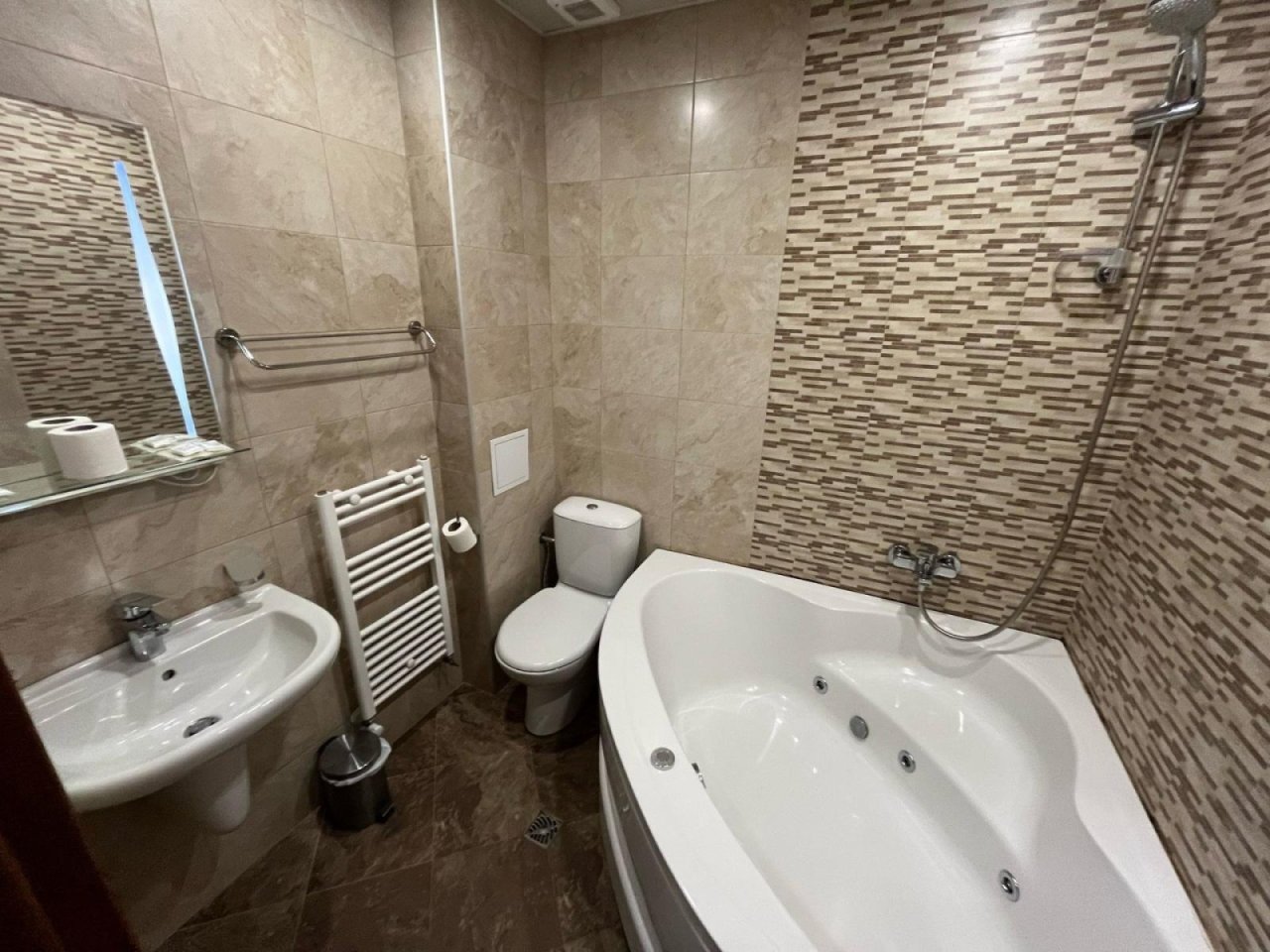 19827 17628426756912d833559a3 w1920