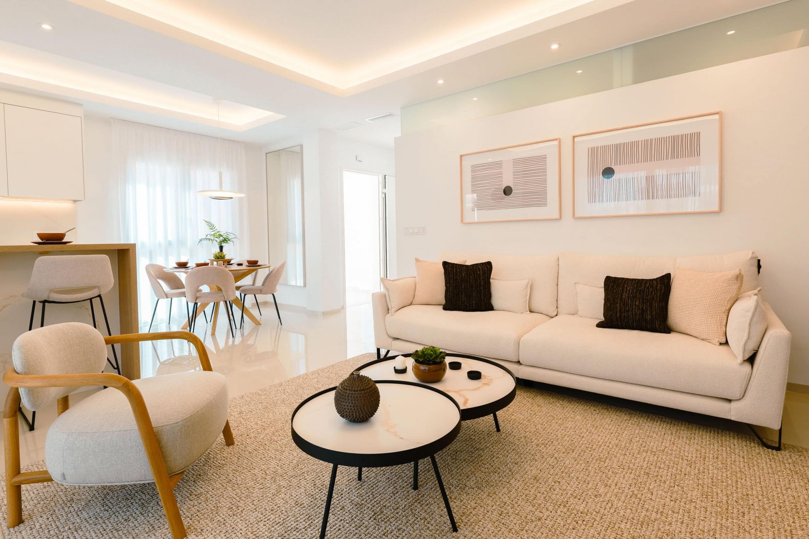 Современное бунгало с бассейном и садом, 4 км от моря, Рохалес