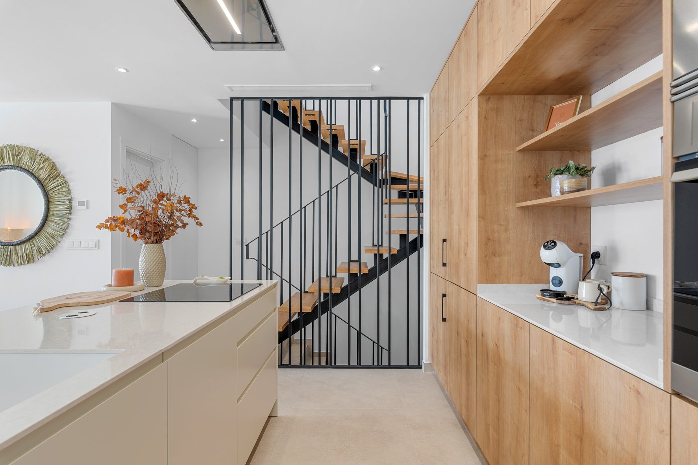 Современные таунхаусы с частным бассейном и садом, недалеко от аэропорта, Долорес