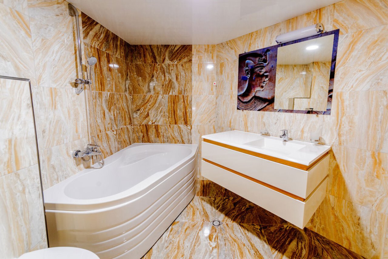 hotel-alisa-mezonet-1-bathroom-2