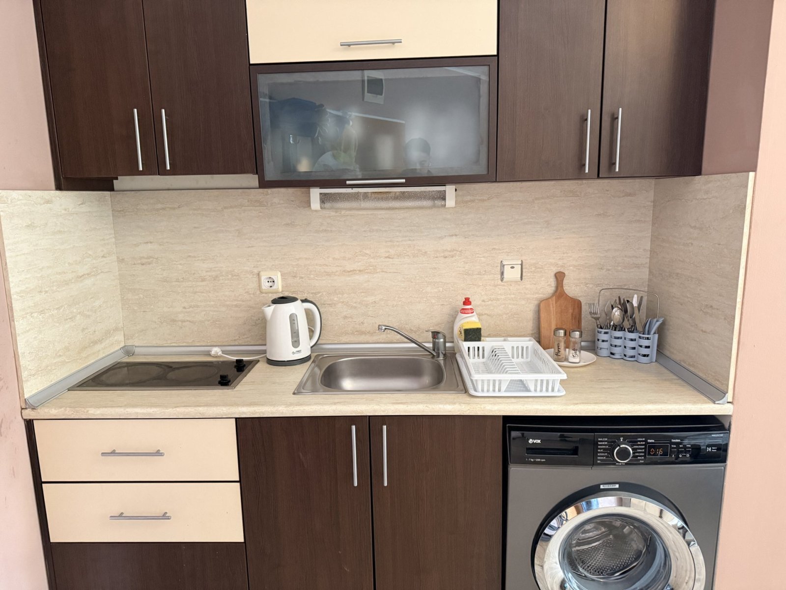 Студия-апартаменты всего в 300 метрах от пляжа, расположенные в комплексе Rainbow 1, в курортном городе Солнечный берег, Болгария.