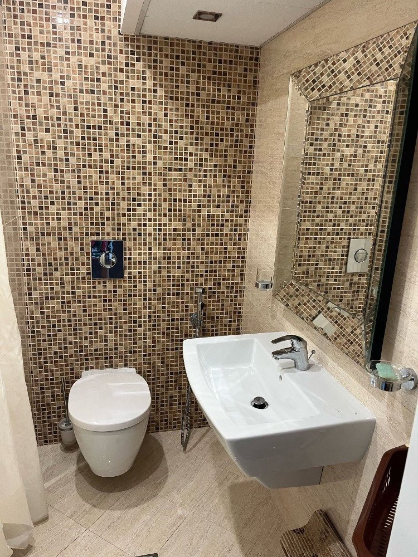 Трехкомнатная квартира с великолепным видом на море в первом береговом ряду – Поморие, комплекс Boutique Rose Gardens, Болгария.