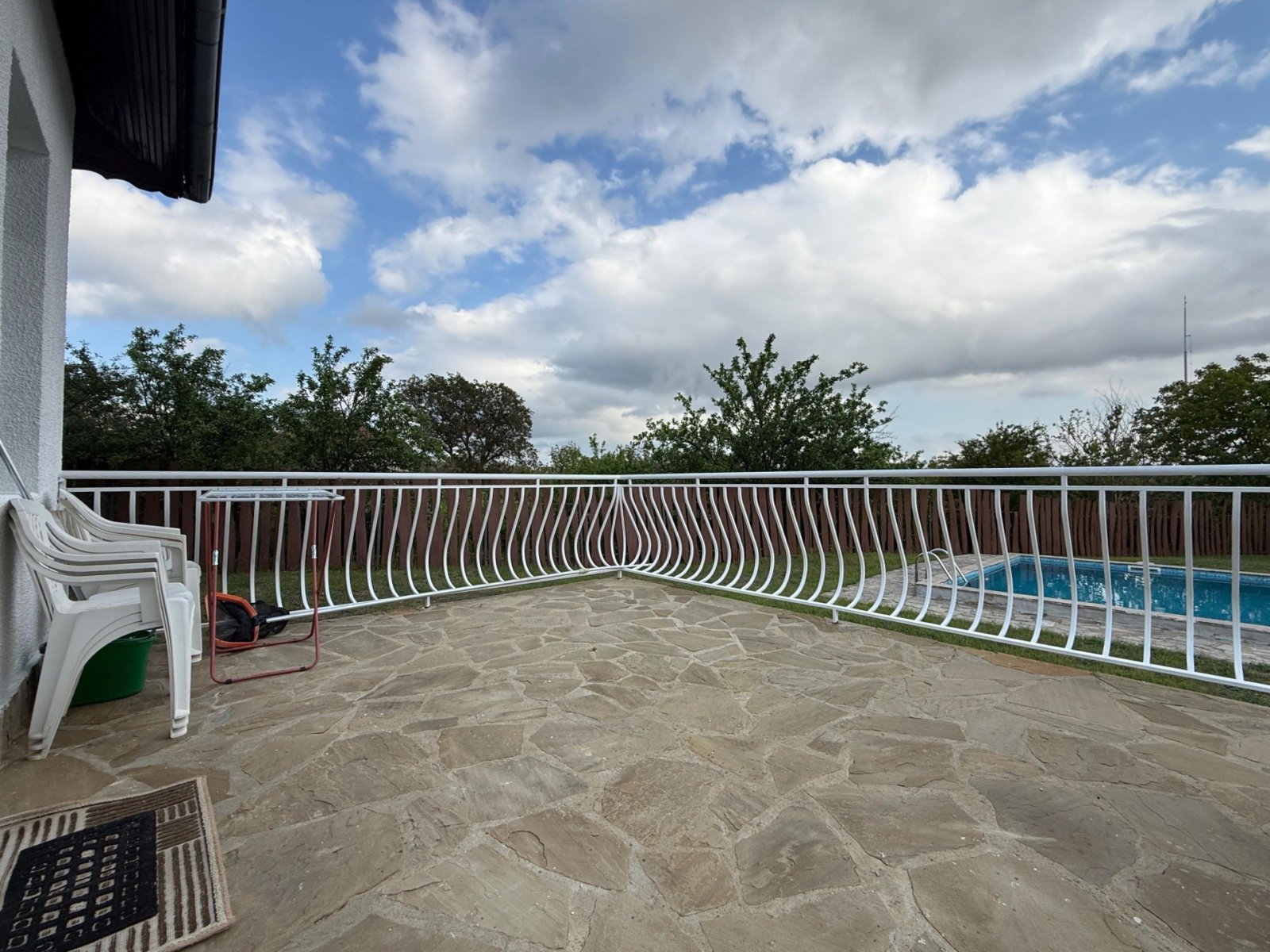 Одноэтажный дом с собственным садом в деревне Горица, Болгария.