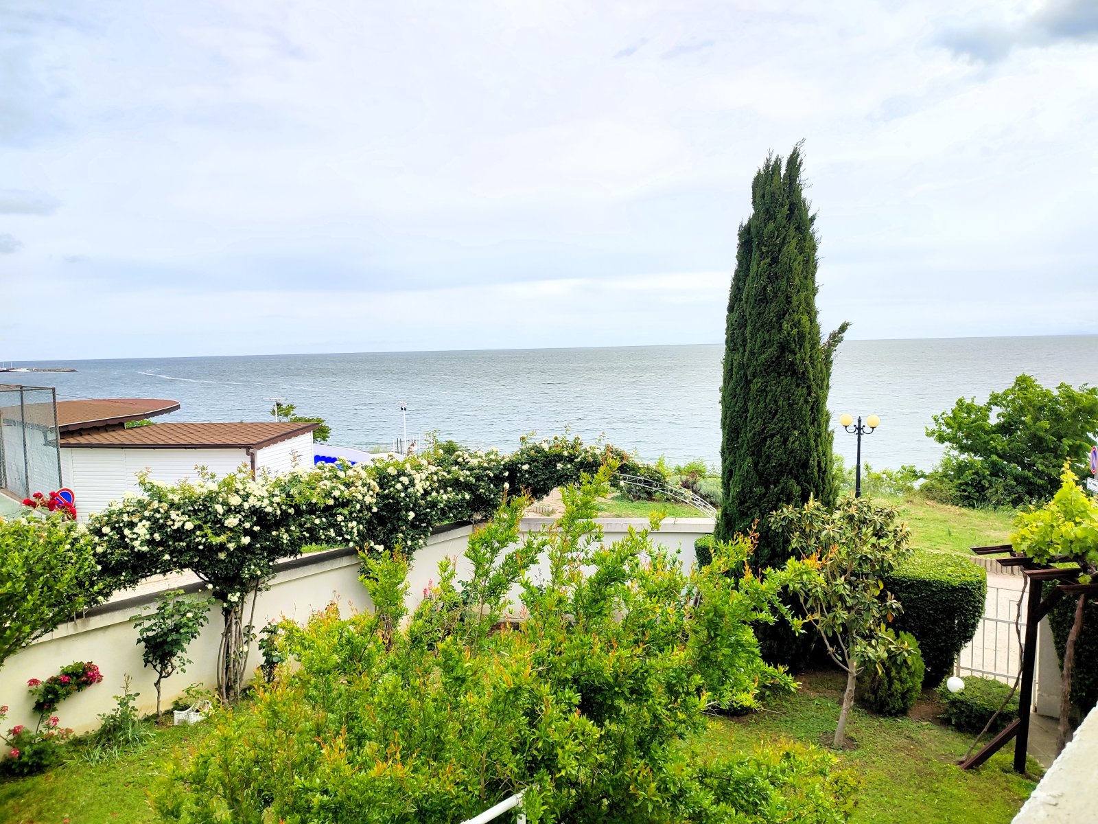 Одноэтажный дом с прямым выходом к морю в Свети Влас, Болгария