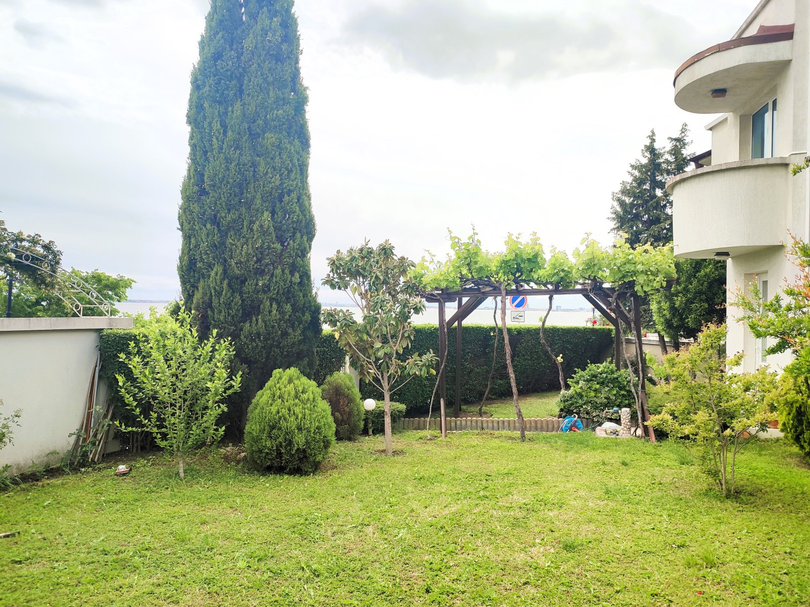 Одноэтажный дом с прямым выходом к морю в Свети Влас, Болгария