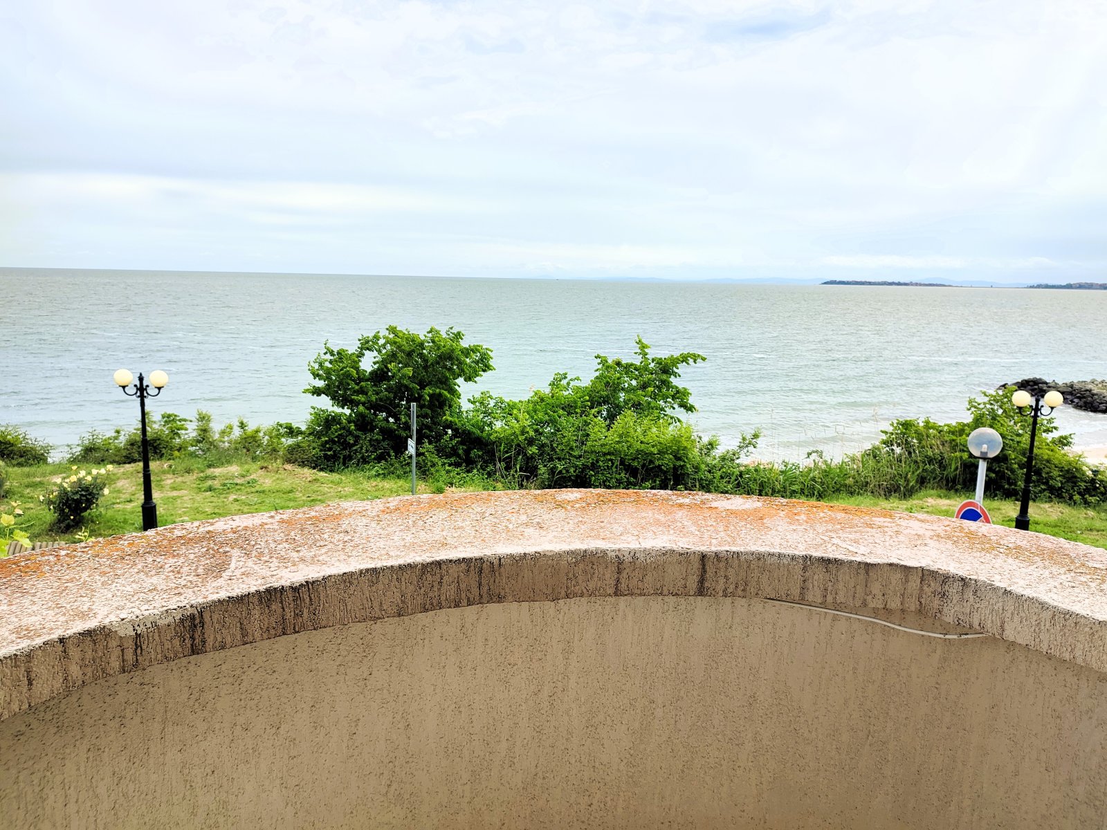 Одноэтажный дом с прямым выходом к морю в Свети Влас, Болгария