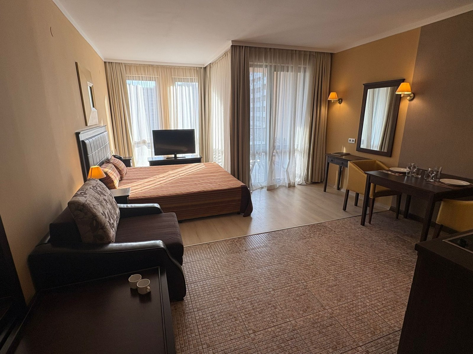 Студия с видом на бассейн, Royal Beach Barcello Sunny Beach, Болгария