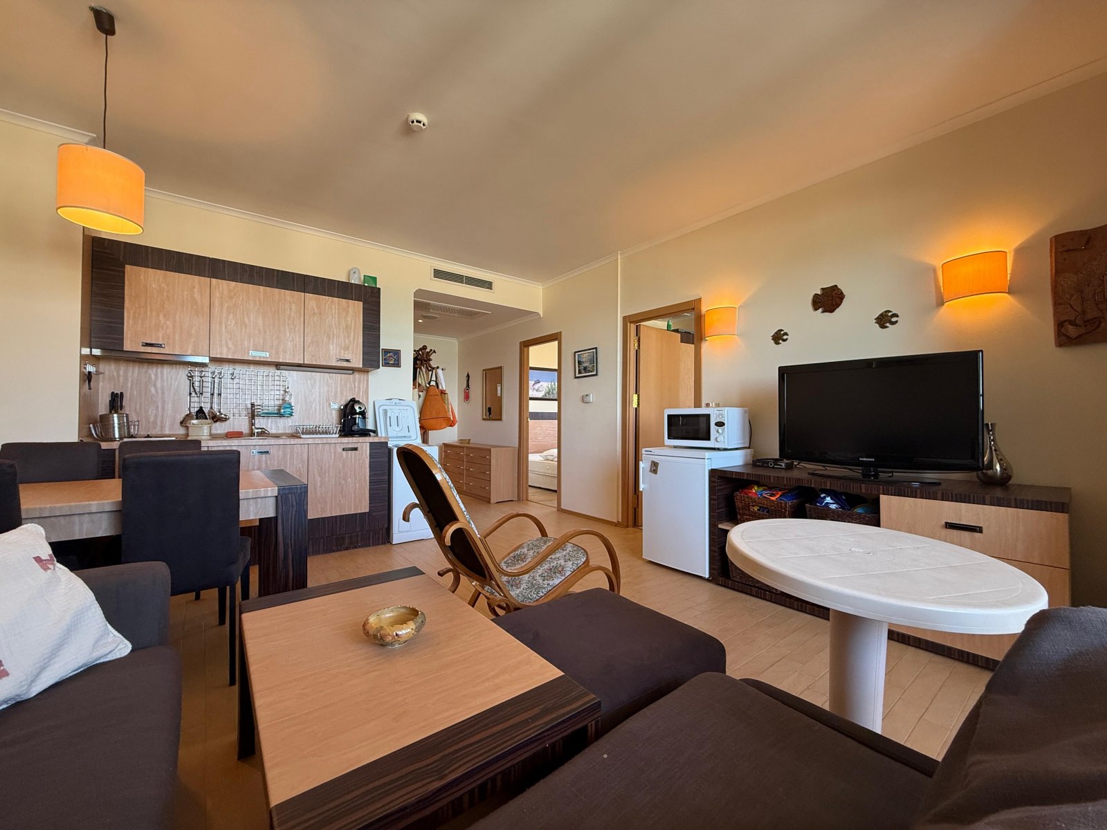 Zwei-Zimmer-Apartment im Majestic-Komplex in erster Reihe mit Meerblick in Sunny Beach.