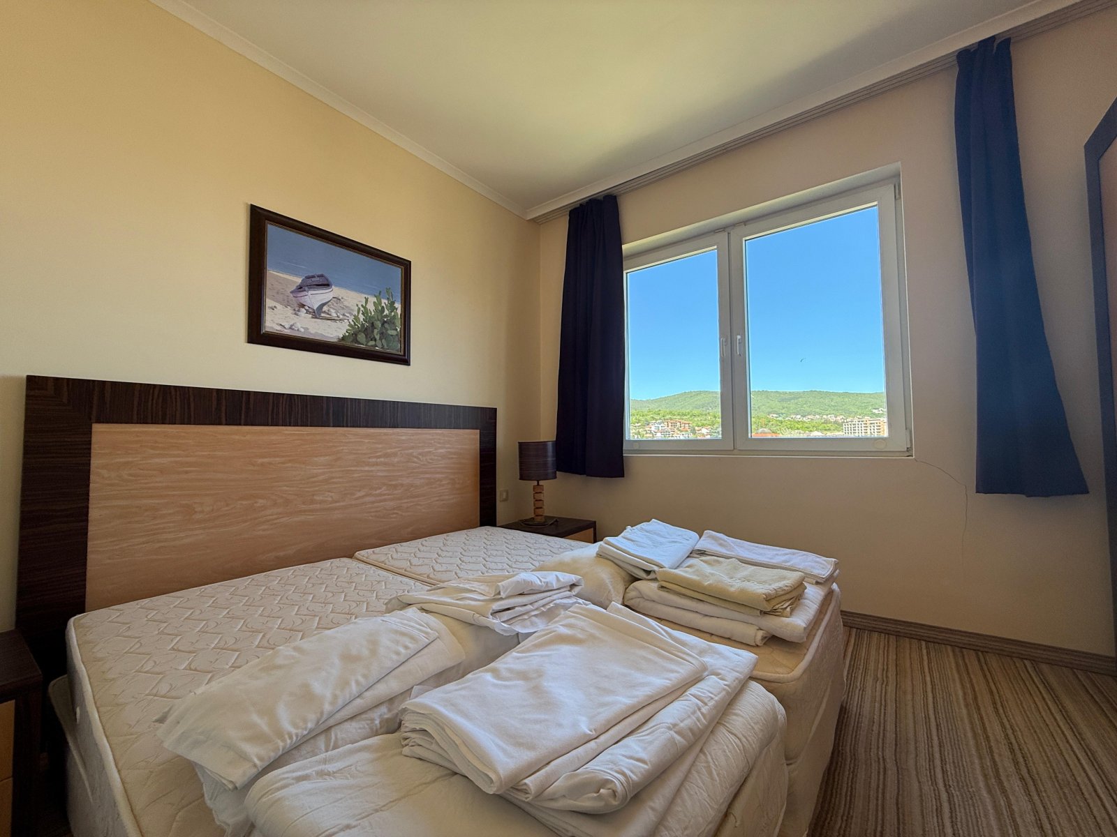 Zwei-Zimmer-Apartment im Majestic-Komplex in erster Reihe mit Meerblick in Sunny Beach.