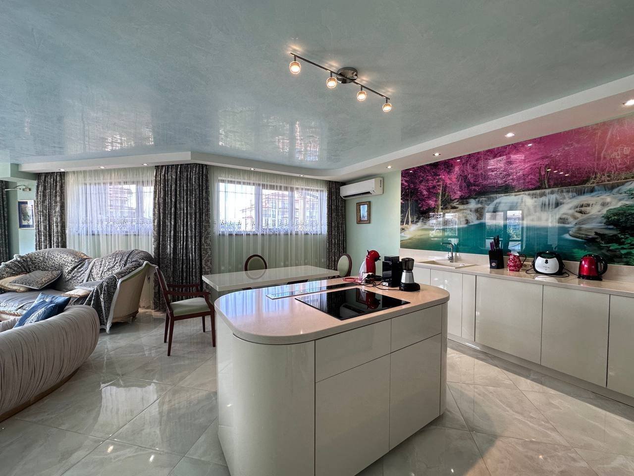 Zwei-Zimmer-Wohnung in Poseidon