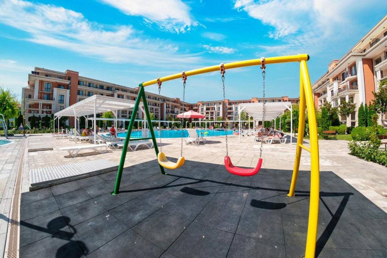 Студия на первой линии в Prestige Fort Beach
