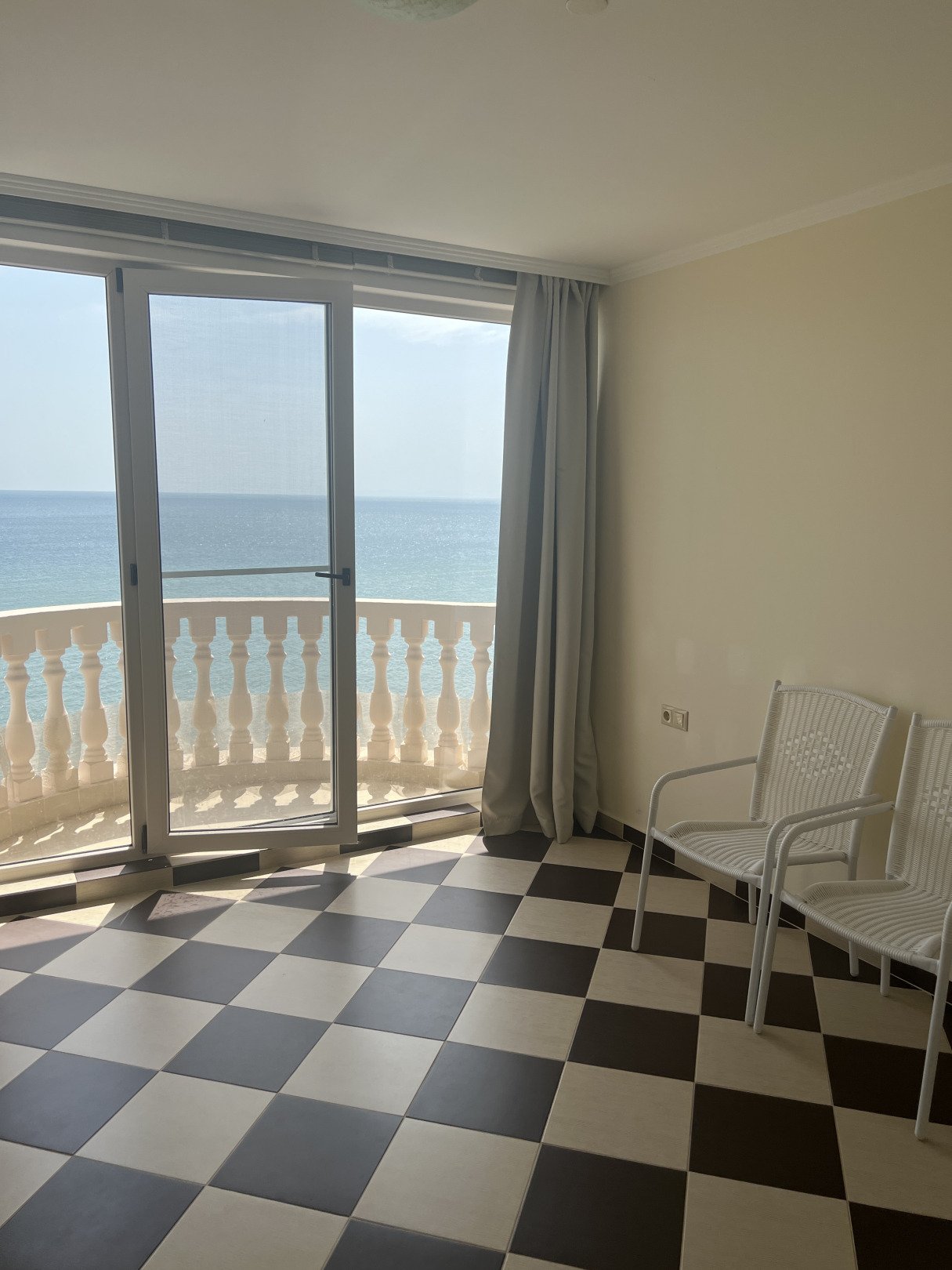 Апартаменты с невероятным видом на море – ваш новый дом в комплексе Royal Marina, Elenite.