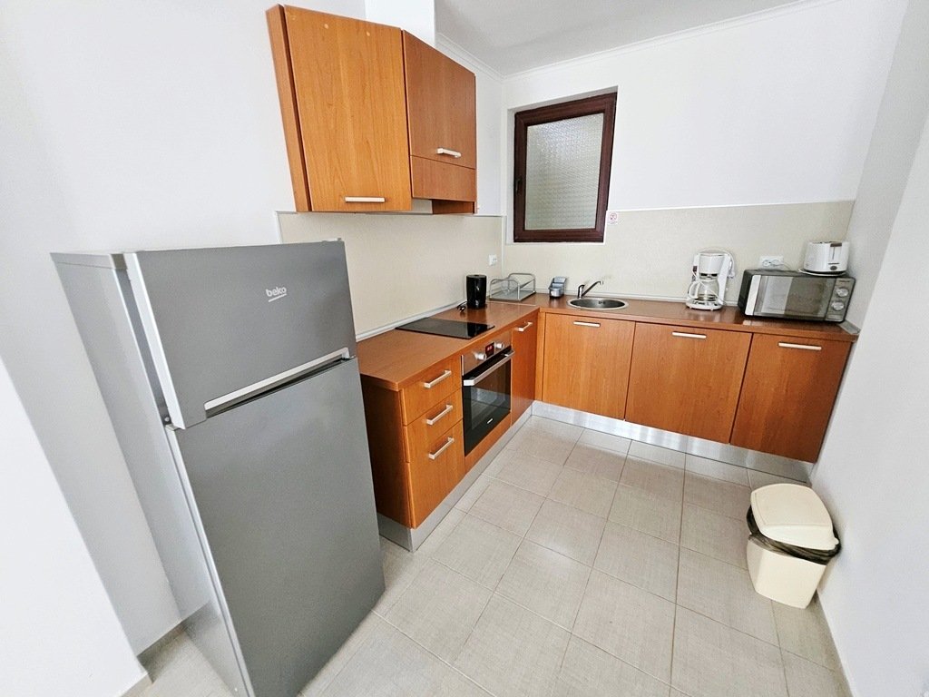 Просторная двухкомнатная квартира с видом на сад в Bay View Villas