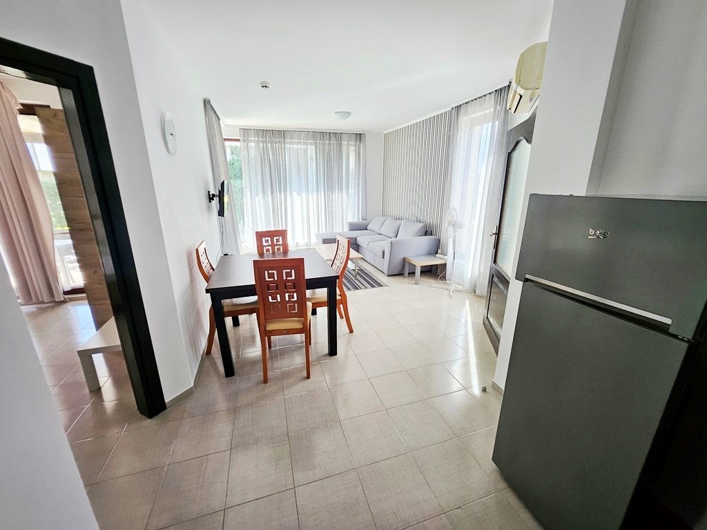 Просторная двухкомнатная квартира с видом на сад в Bay View Villas