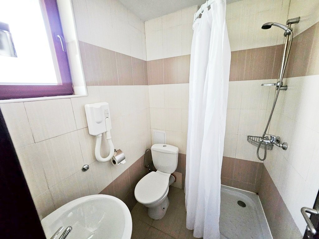 Просторная двухкомнатная квартира с видом на сад в Bay View Villas