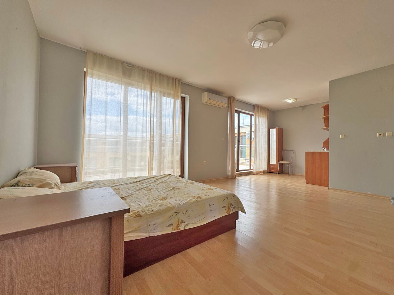Sunny Beach: Двухкомнатная квартира с видом на бассейн в комплексе Amadeus 11, Солнечный берег, Болгария 