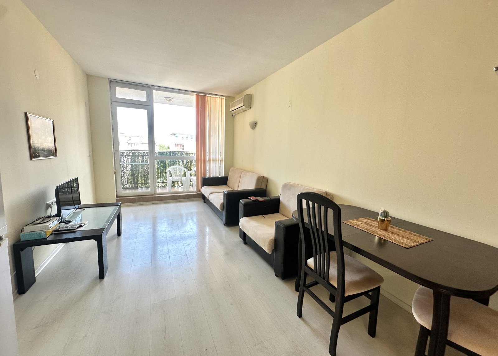 Студия-апартаменты с видом на бассейн в комплексе Sunset Beach 4 в Солнечном Береге, Болгария