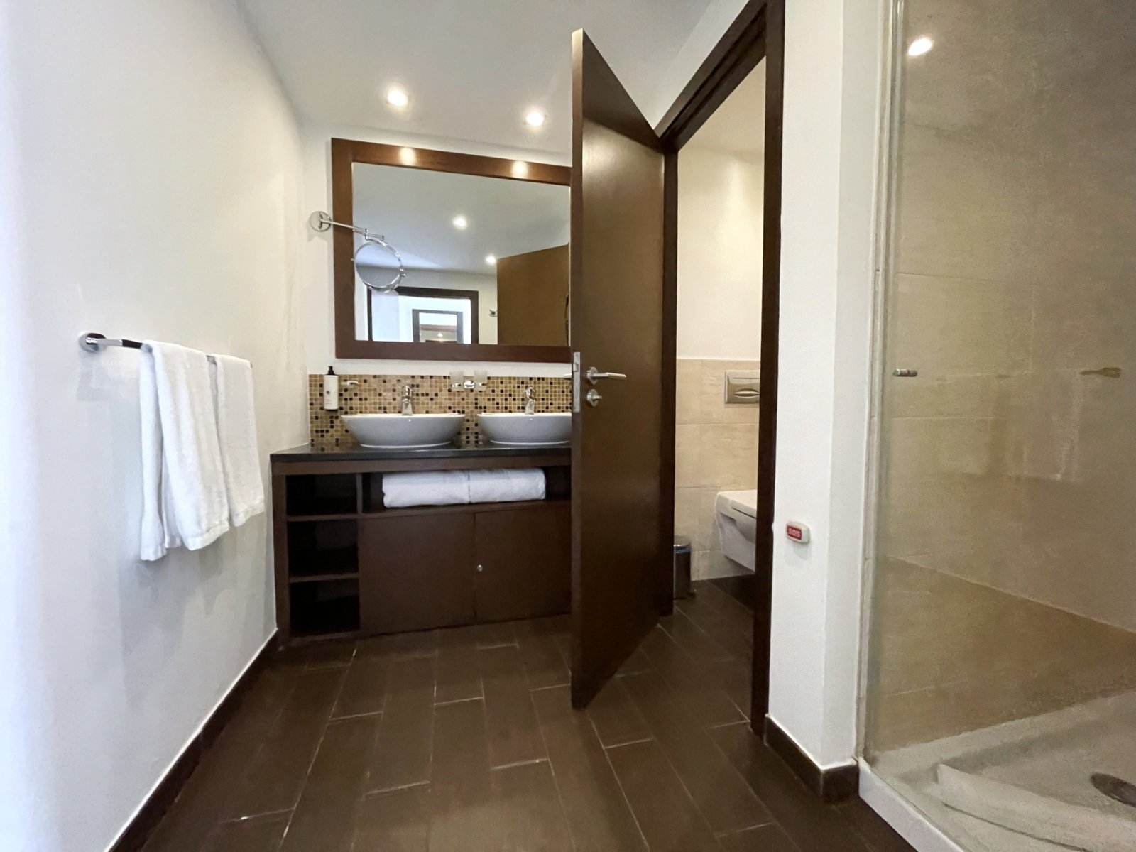 Квартира с одной спальней и видом на бассейны в курортном комплексе Melia Llana Beach Resort, Кабо-Верде, с гарантированной доходностью.